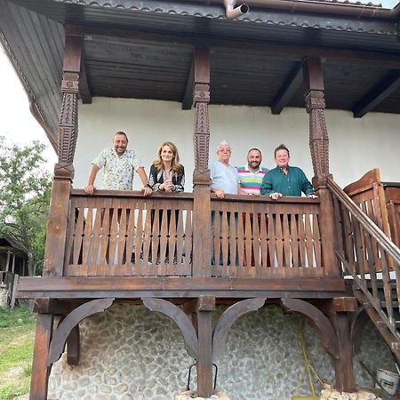 The Carpathian Lodge Runcu  Exterior photo