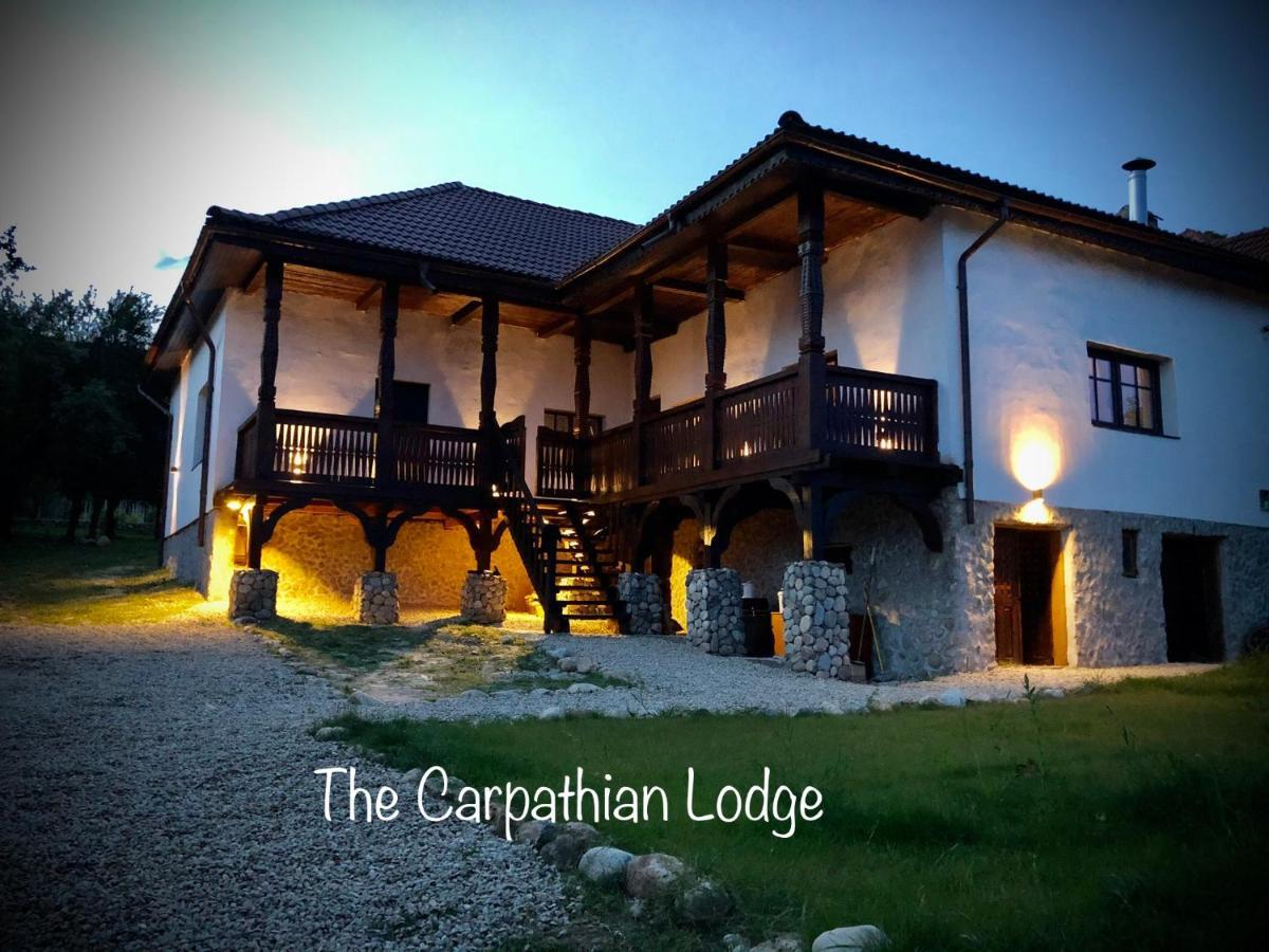 The Carpathian Lodge Runcu  Exterior photo