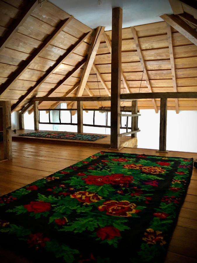 The Carpathian Lodge Runcu  Exterior photo